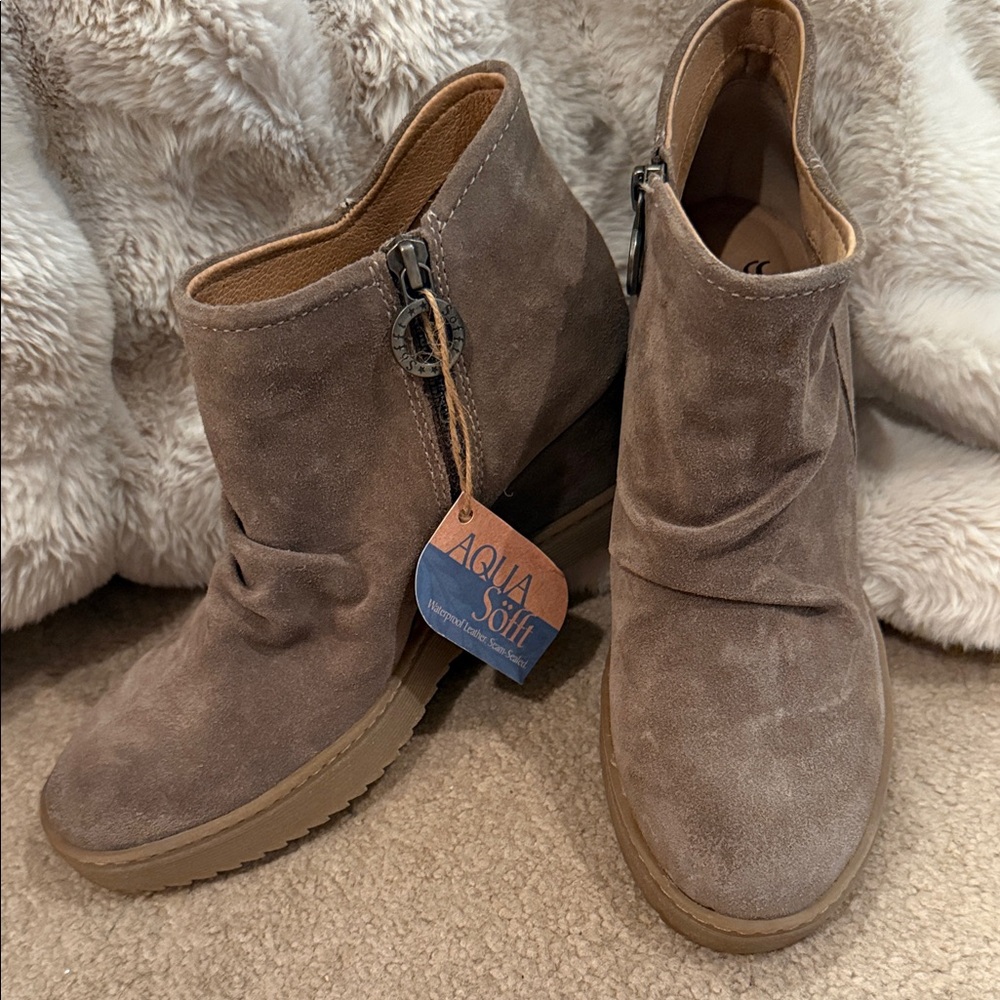 Sofft Taupe Suede Ankle Booties